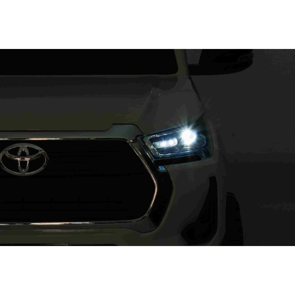 JOKO Elektrické autíčko TOYOTA Hillux 4x4, kožené sedadlo, penové kolesá, FM rádio, biele