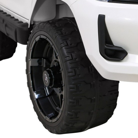 JOKO Elektrické autíčko TOYOTA Hillux 4x4, kožené sedadlo, penové kolesá, FM rádio, biele