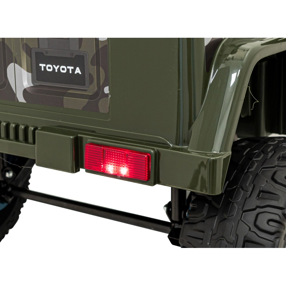 JOKO Elektrické autíčko Toyota FJ Cruiser 4x4, penové kolesá, kožené sedadlo, maskáčové