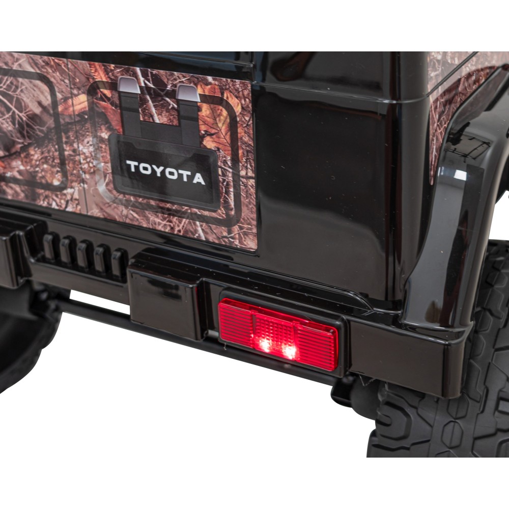 JOKO Elektrické autíčko Toyota FJ Cruiser 4x4, penové kolesá, kožené sedadlo, čierne kamufláž