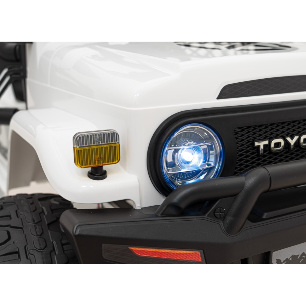 JOKO Elektrické autíčko Toyota FJ Cruiser 4x4, penové kolesá, kožené sedadlo, biele
