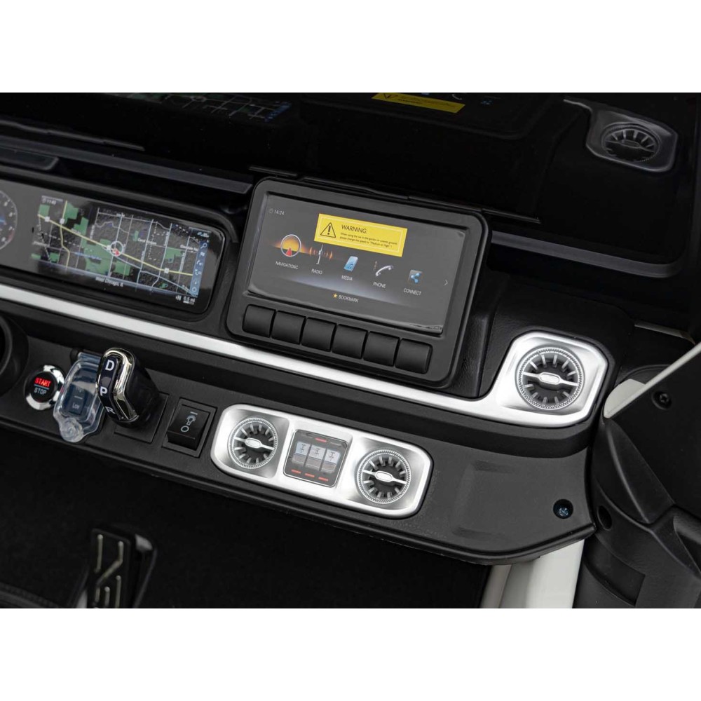 JOKO Elektrické autíčko Mercedes Benz G63 AMG XXL 4x200W 24V, penové kolesá, DVOJMIESTNE kožené sedadlo, Nosnosť 80kg, biele