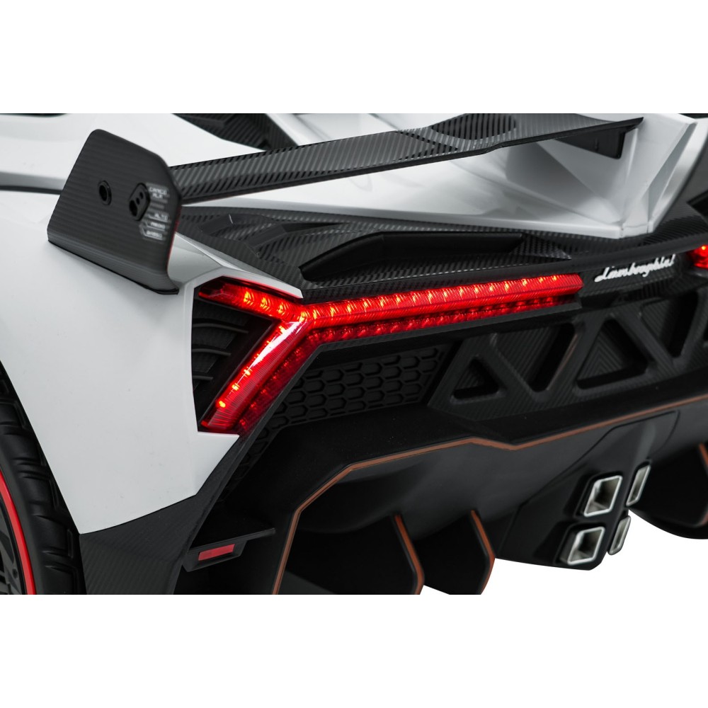 JOKO Elektrické autíčko Lamborghini Veneno 4x4, penové kolesá, kožené sedadlo, Efekt HOJDANIA, nosnosť 50kg, biele