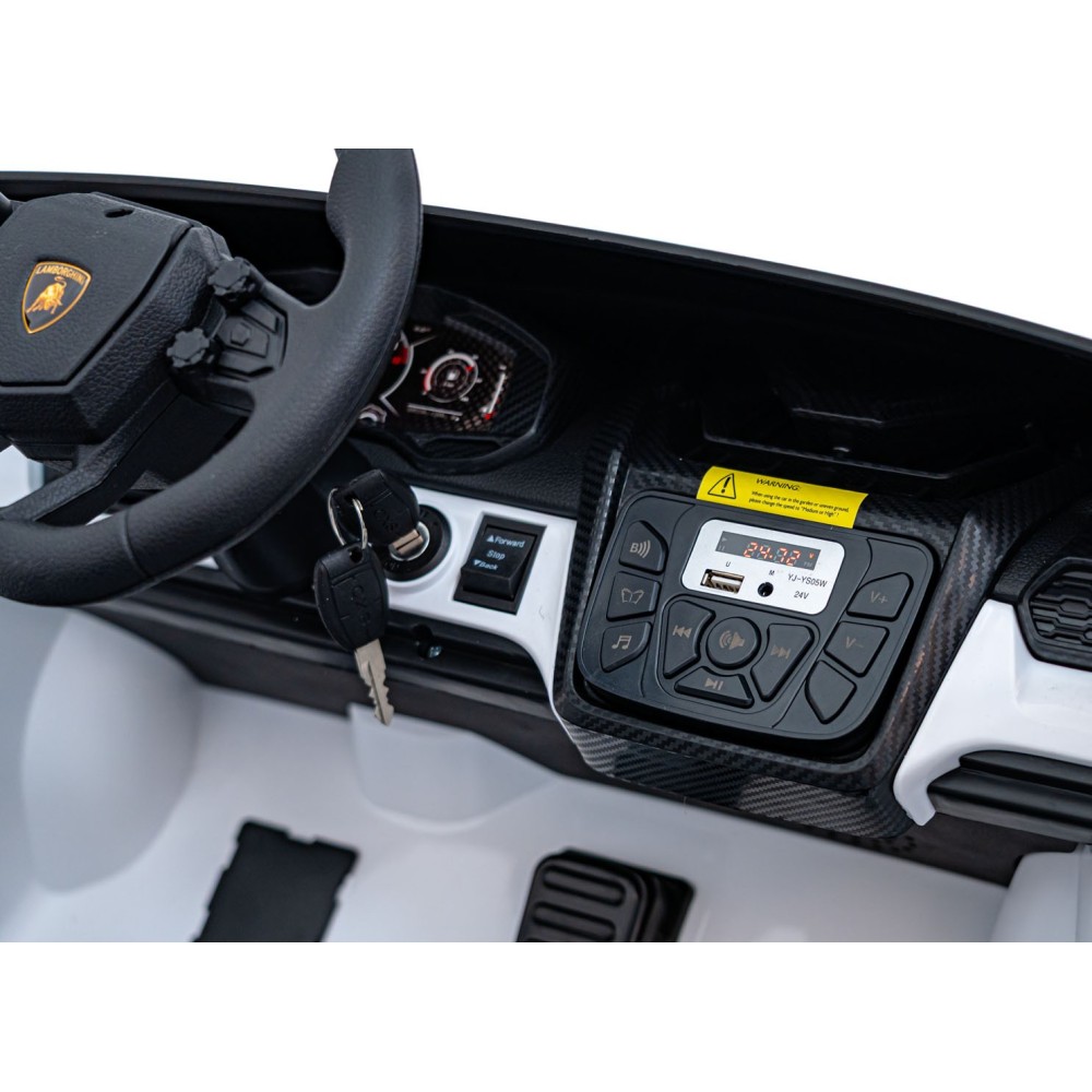 JOKO Elektrické autíčko Lamborghini Revuelto XL 4x4 24V, Dvojmiestne Kožené sedadlo, Penové kolesá, FM rádio, Nosnosť 60kg, biel
