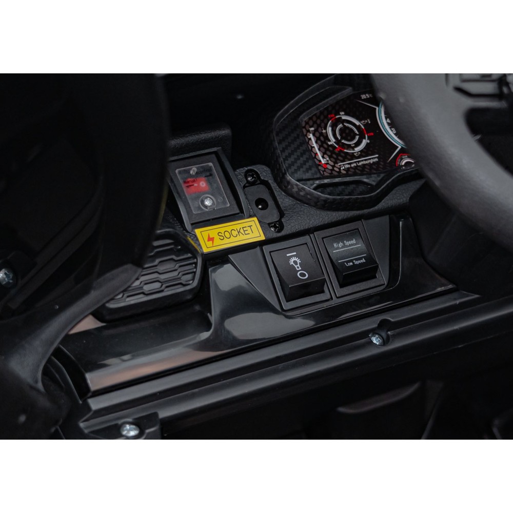 JOKO Elektrické autíčko Lamborghini Revuelto XL 4x4 24V, Dvojmiestne Kožené sedadlo, Penové kolesá, FM rádio, Nosnosť 60kg, čier