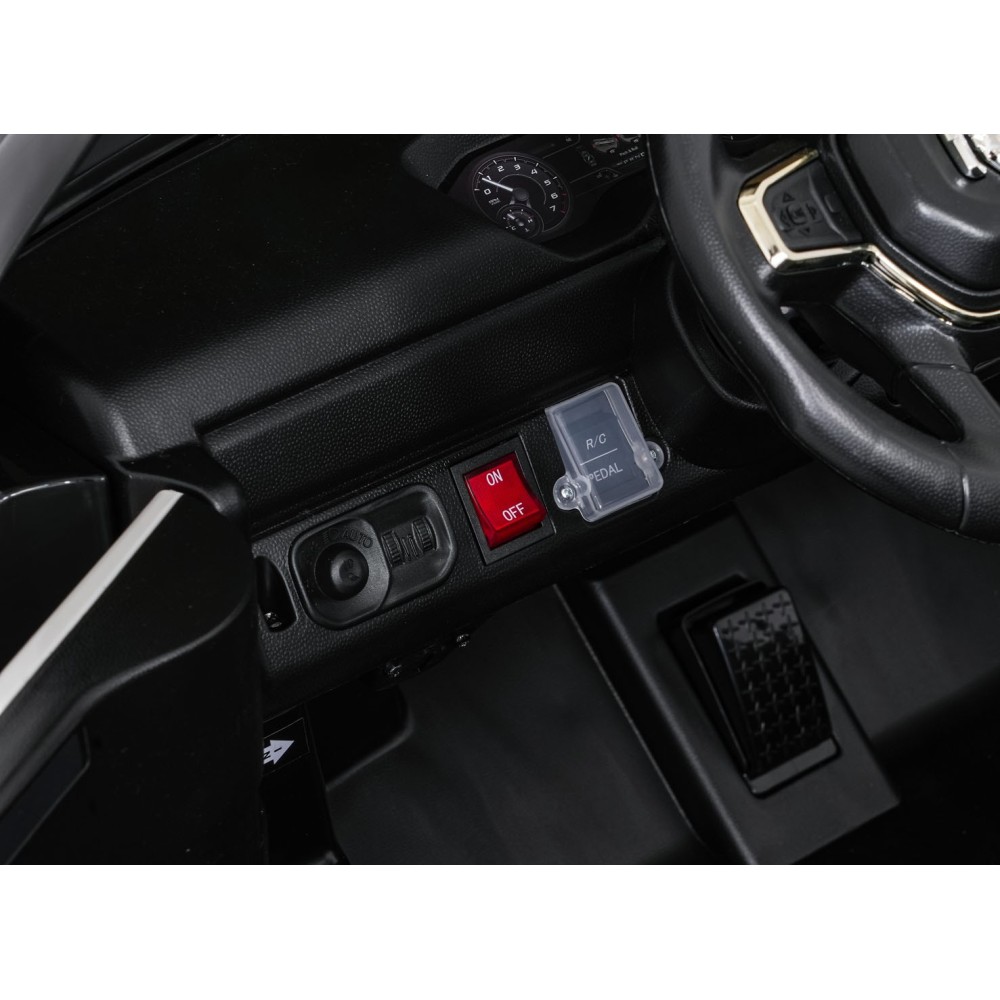 JOKO Elektrické atíčko RAM 3500 Policajné auto 2x200W 24V, kožené sedadlo, nosnosť 50kg, majáky, penové kolesá, čierne