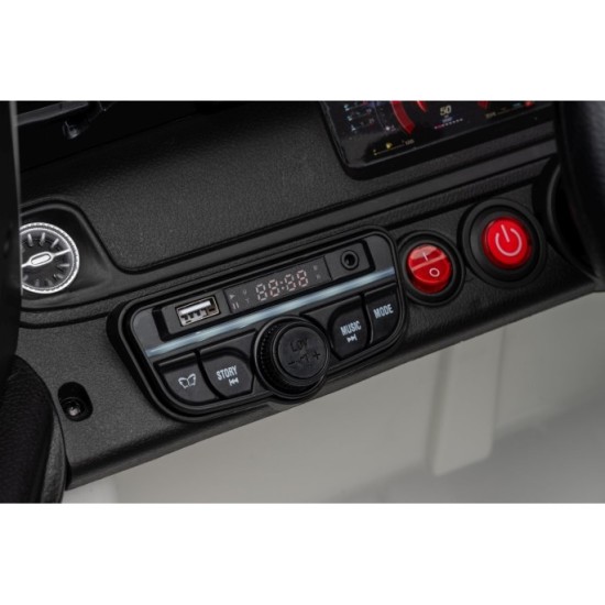 JOKO Elektrické autíčko Mercedes G63 AMG 4x4, penové kolesá, kožené sedadlo, biele