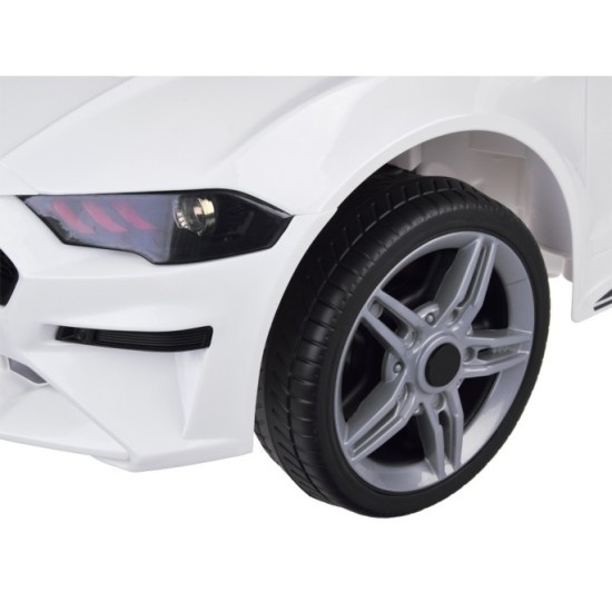 JOKO Elektrické autíčko Mustang GT, penové kolesá, kožené sedadlo, USB, MP3, biele