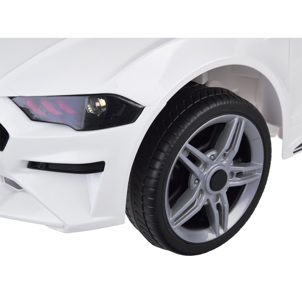 JOKO Elektrické autíčko Mustang GT, penové kolesá, kožené sedadlo, USB, MP3, biele