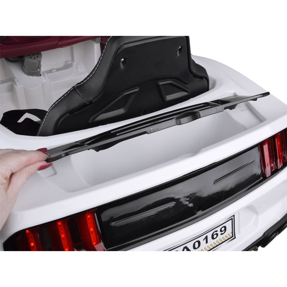 JOKO Elektrické autíčko Mustang GT, penové kolesá, kožené sedadlo, USB, MP3, biele