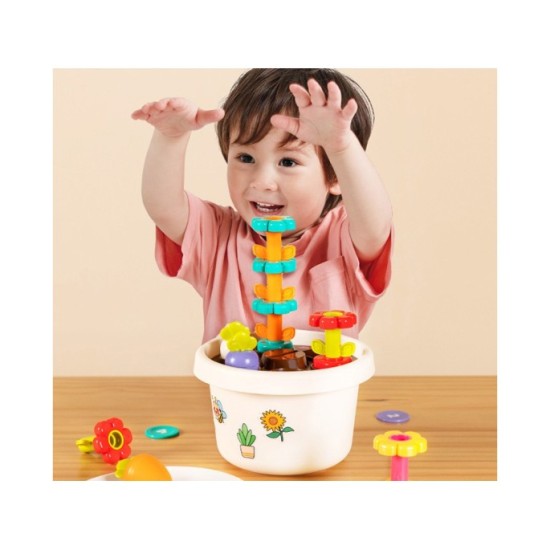 Holla Toys Interaktívna Sada Malý Záhradník s magnetickou mrkvou a s kvietkami + 6 žetónov, pre deti od 12 mesiacov