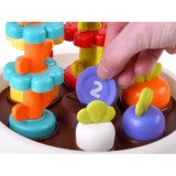 Holla Toys Interaktívna Sada Malý Záhradník s magnetickou mrkvou a s kvietkami + 6 žetónov, pre deti od 12 mesiacov