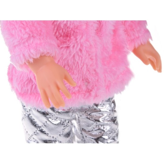JOKO Veľká bábika 38 cm v zimnom oblečení s čelenkou