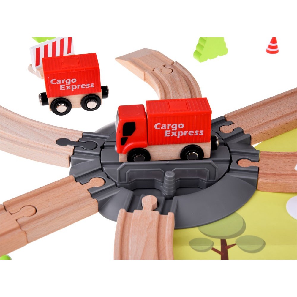JOKO Drevená Vlaková Súprava s Vláčikom na Batérie + Žeriav + Viadukt