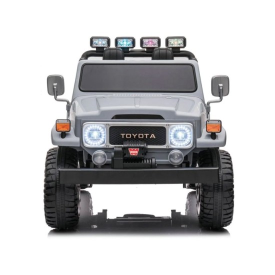 JOKO Elektrické autíčko Toyota Land Cruiser, 4x4 4x24V 100W, Dvojmiestne Kožené sedadlo, Penové kolesá, nosnosť 59kg, sivé