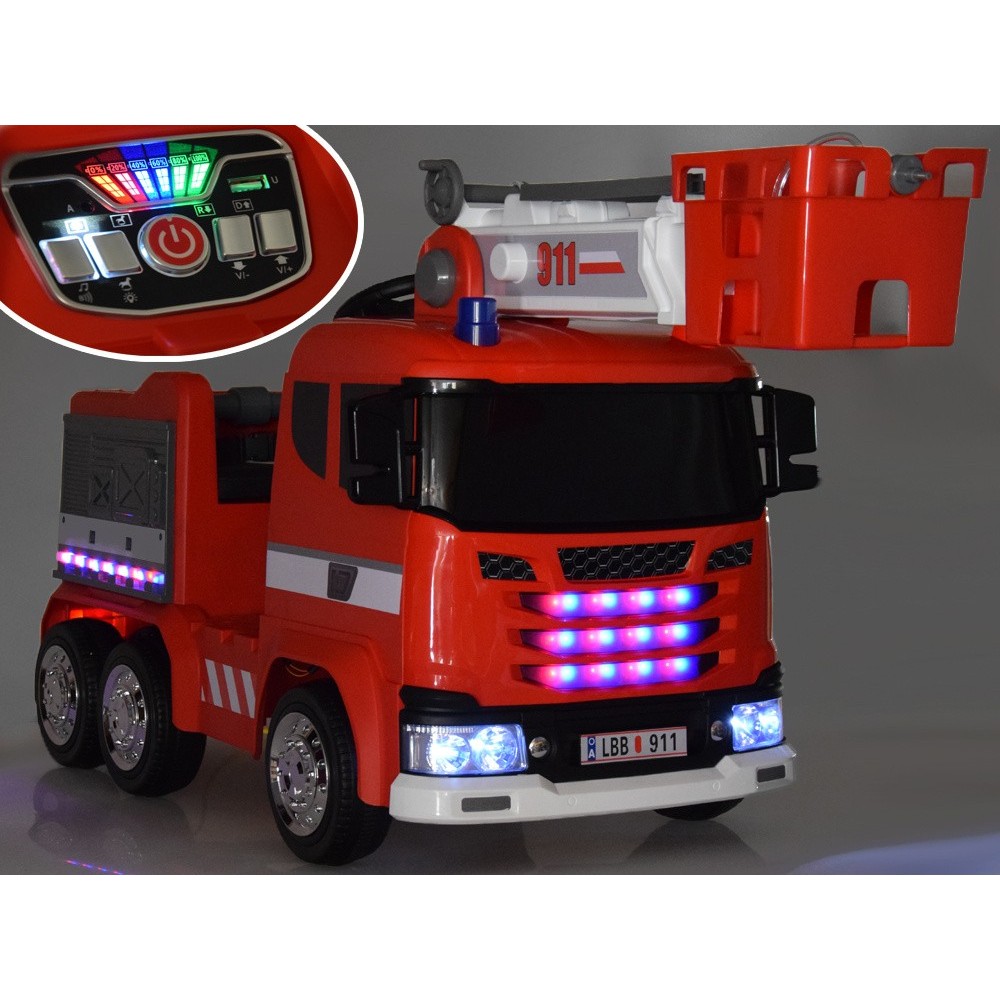 JOKO Elektrické autíčko Hasičské Auto so Striekajúcou vodou, Elektrické ovládanie rebríka + Elektrické striekanie vody, kožené s