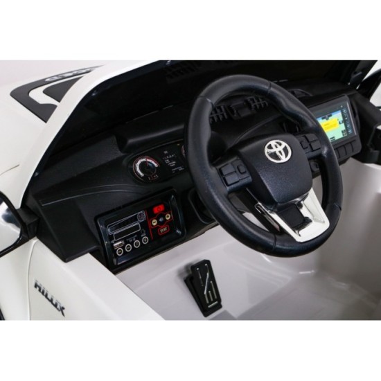 JOKO Elektrické autíčko Toyota Hillux 4x4, penové kolesá, Dvojmiestne kožené sedadlo, FM rádio, nosnosť 50kg, otvárací kufor, bi