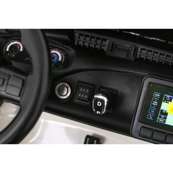 JOKO Elektrické autíčko Toyota Hillux 4x4, penové kolesá, Dvojmiestne kožené sedadlo, FM rádio, nosnosť 50kg, otvárací kufor, bi