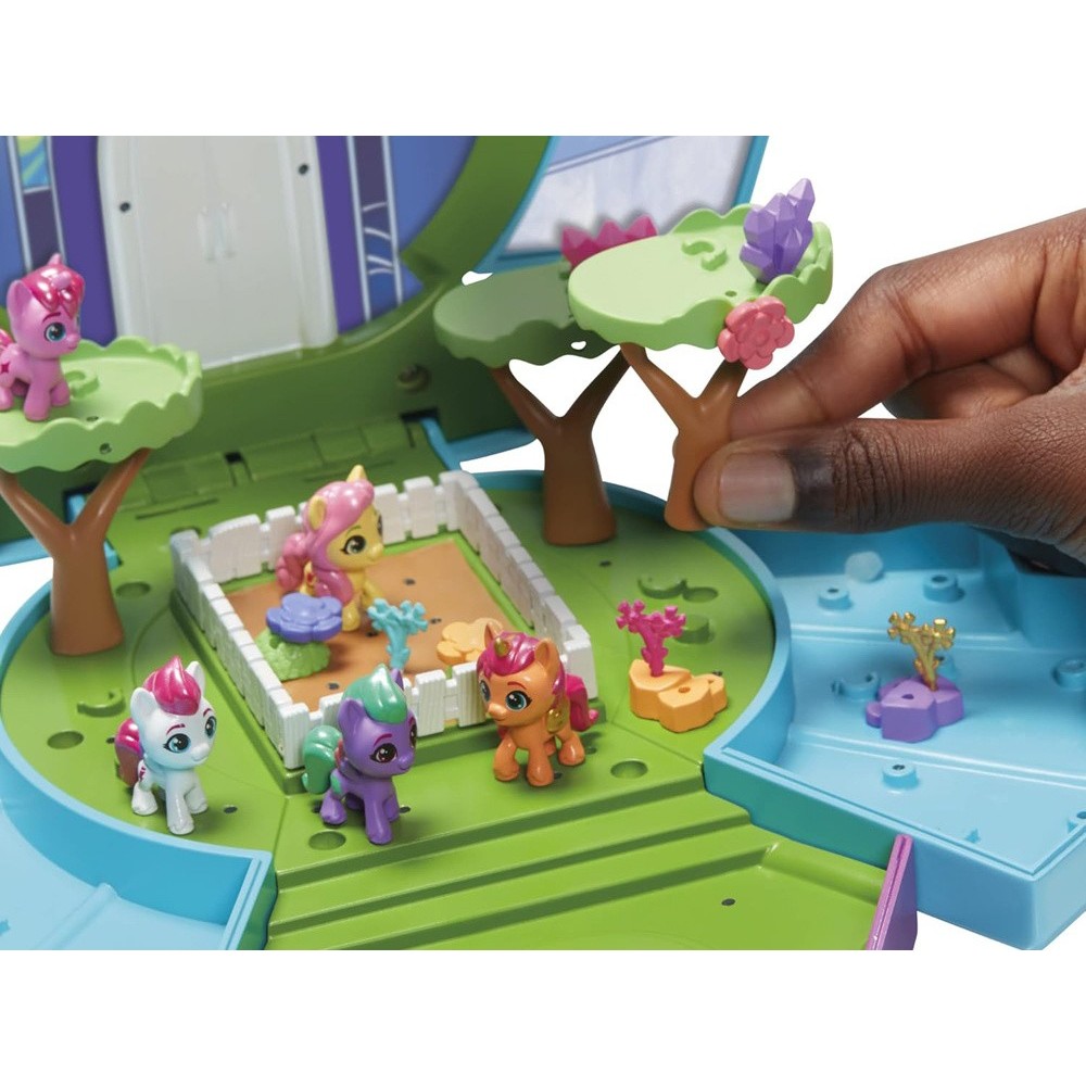 HASBRO My Little Pony Mini World Magic Crystal, Rozkladací, Kryštáľový domček s poníkmi, sada v kufríku 55ks + Farbu meniace kve
