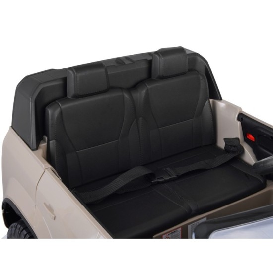 JOKO Elektrické autíčko Land Rover Defender 4x4 24V, Dvojmiestne, nosnosť 50kg, FM rádio, béžové