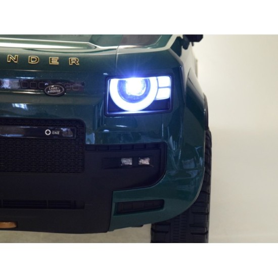 JOKO Elektrické autíčko Land Rover Defender 4x4 24V, dvojmiestne, nosnosť 50kg, FM rádio, zelené