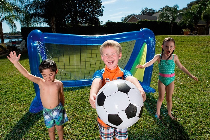 Bestway 52215 Veľká Nafukovacia futbalová bránka so striekajúcou vodou + lopta, 254 cm x 112 cm x 130 cm 