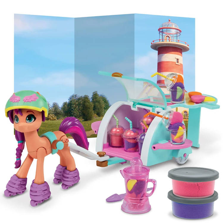 HASBRO SADA Koktejlový Bar Smoothie s vozíkom a Poníkom Pony Sunny Starscout My Little Pony + plastelína na výrobu koktejlov